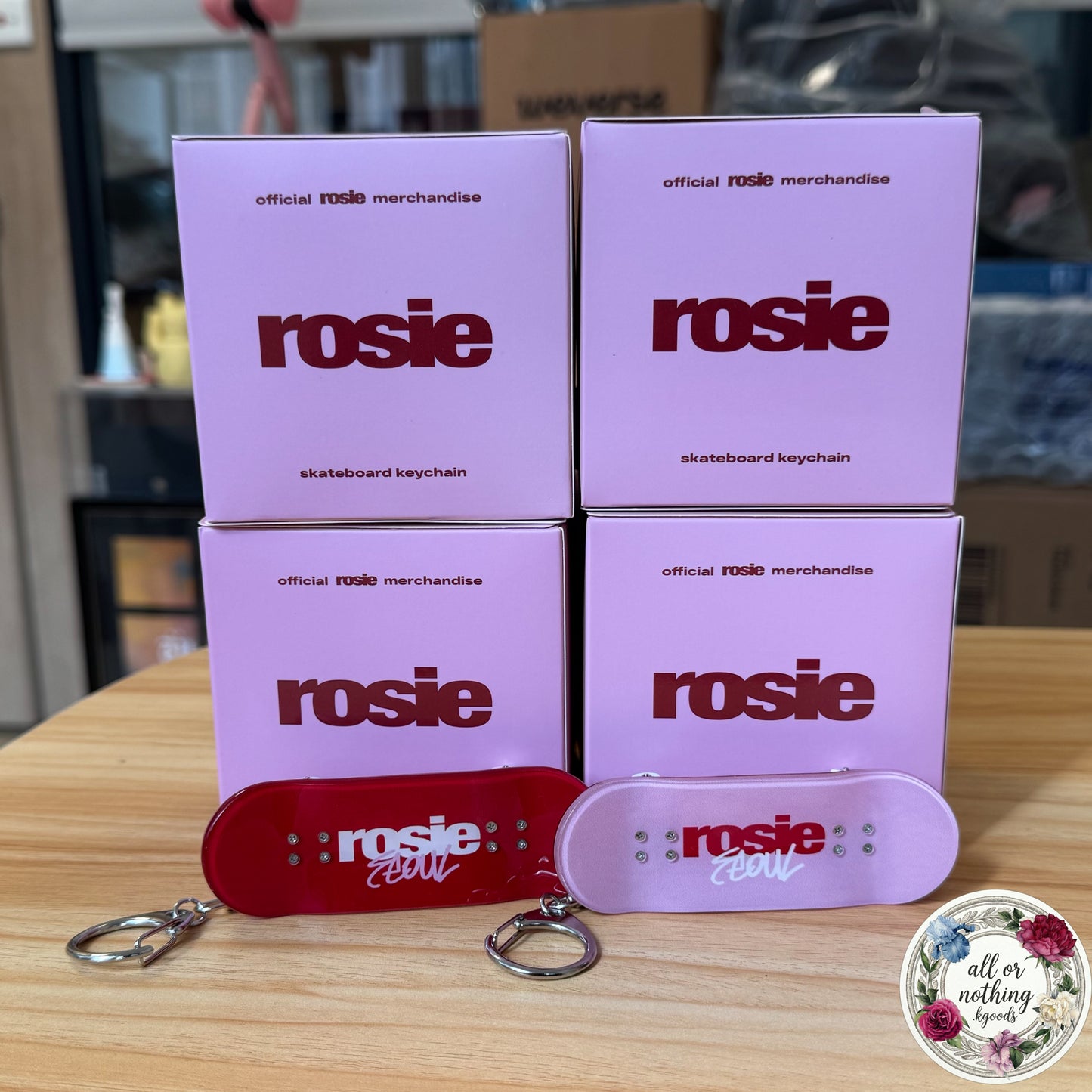 In-stock| Rosie Skateboard Keyring Seoul Edition
Red/Pink