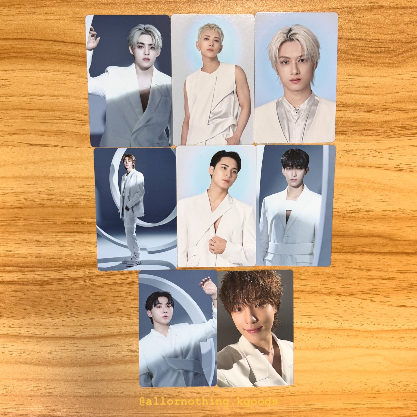 In-stock | Seventeen World Tour trading card set